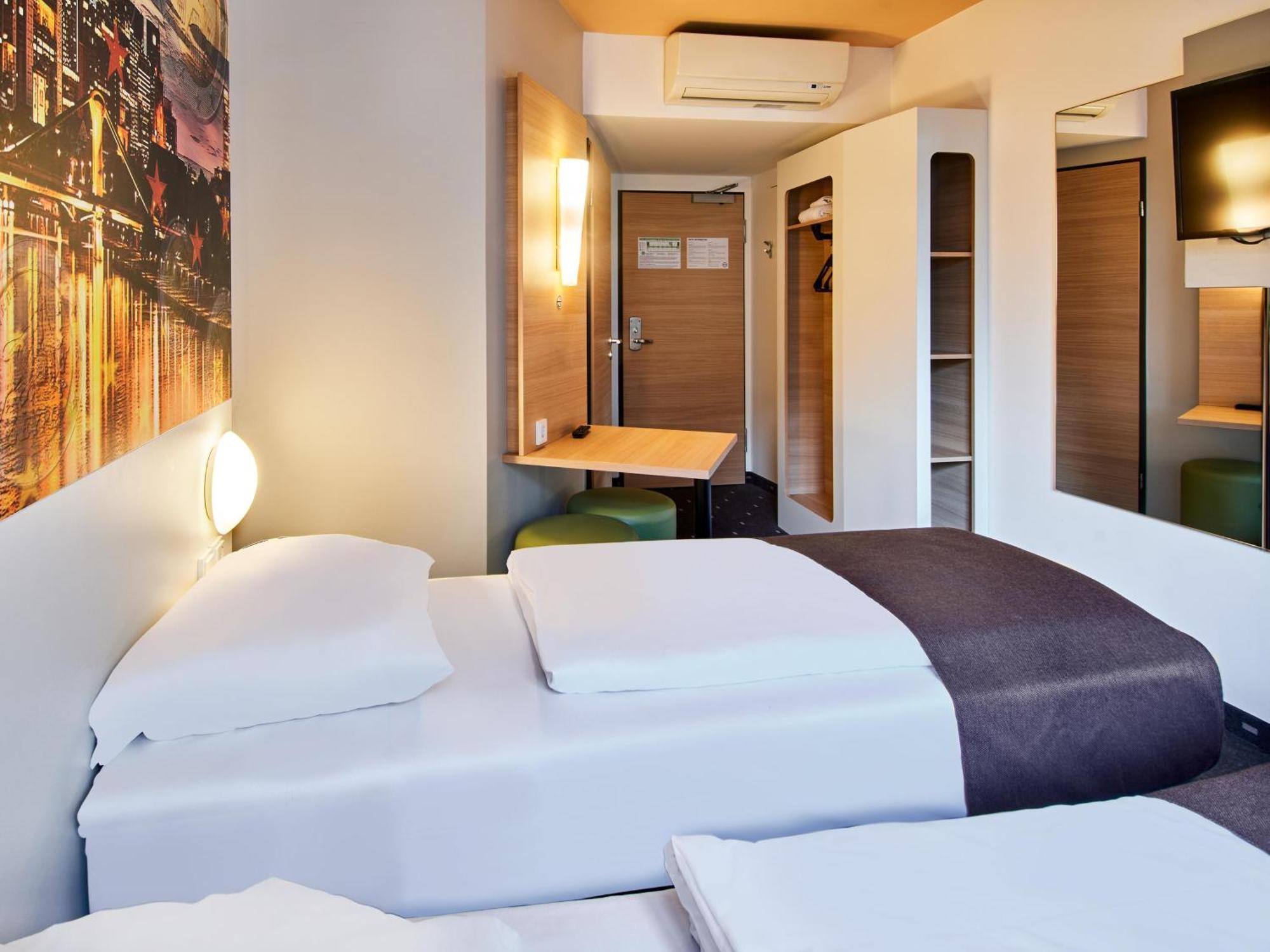 B&B Hotel Frankfurt City-Ost Frankfurt am Main Exterior photo
